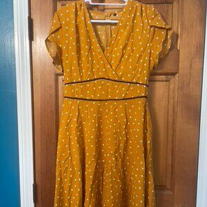 Mustard yellow V-neck empire waist cap-sleeve sundress Size L